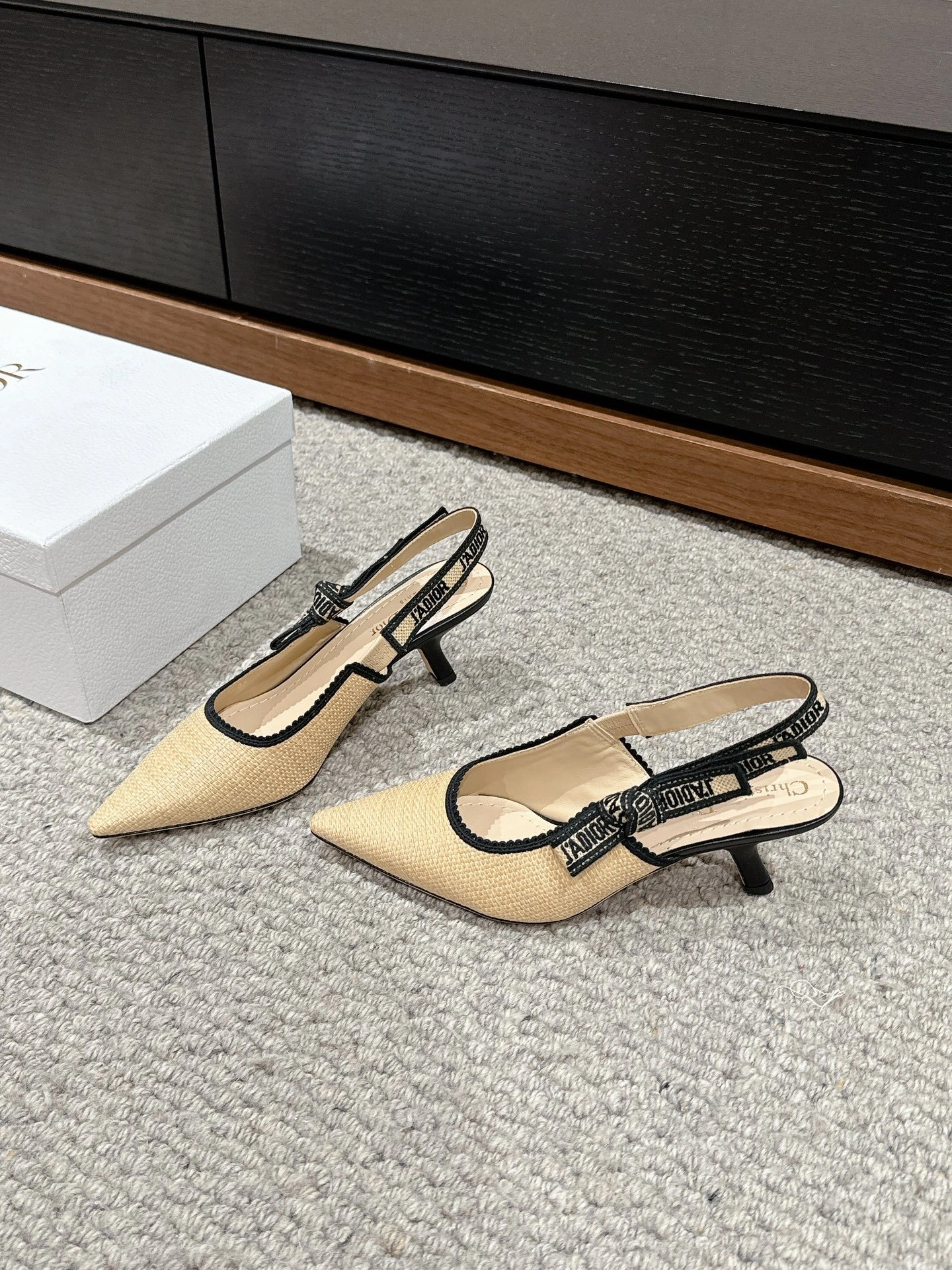 COCO-- 4ior KCV232ECJ_S04J KDV232ECJ_S04J Heel height：6.5CM Calfskin sheepskin item:D-X158F1262